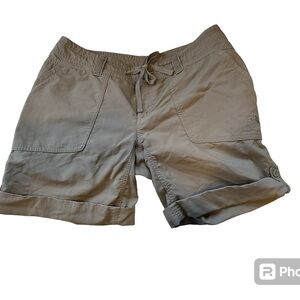 Women’s North Face brown cargo shorts size 6